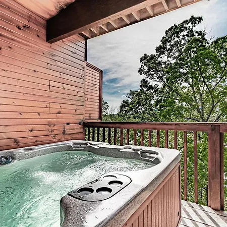 Rustic Escape Cabin W Private Hot Tub & Grill